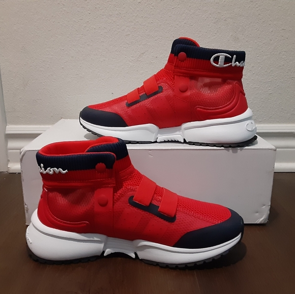 Champion - Picture 2 of 4